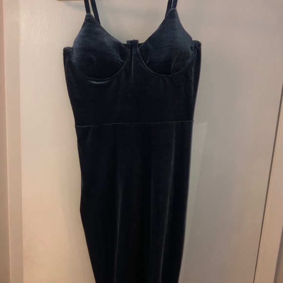 Dress - Picture 2 of 5